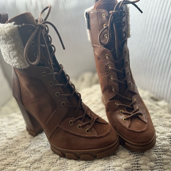 Michael Kors Boots - Picture 1 of 7